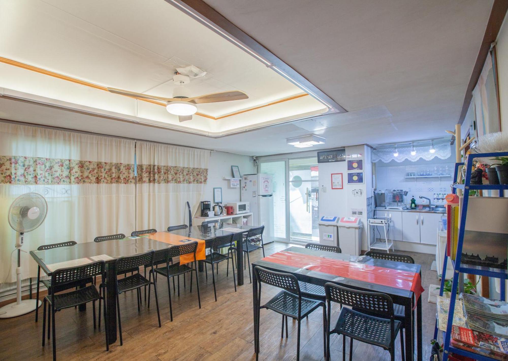 Jeong House Hotel Seoel Buitenkant foto